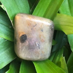 Yellow Sapphire in Matrix Tumbled Stone from Sri Lanka